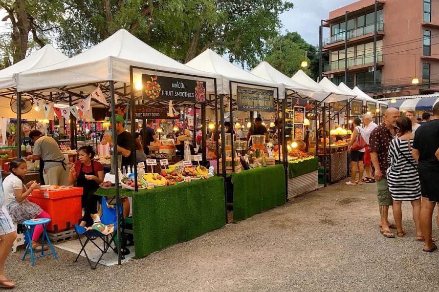 Nogle indendørs messecentre kaldes også vintagemarkeder i stedet for indendørs loppemarkeder eller antikke