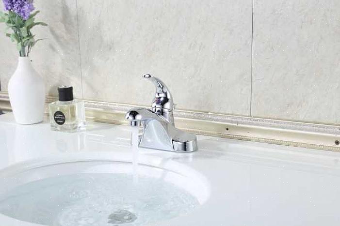 Badeværelsesarmaturer i en travl husstand kan blive plettet