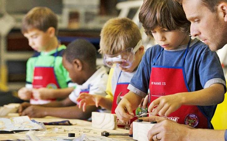 The Lowe's build and grow kids 'workshops er klinikker i butikkerne for børn