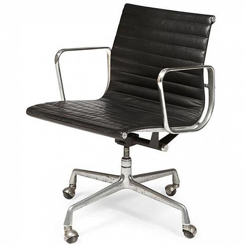 Eames Fiberglass Side Chair blev introduceret i 1951