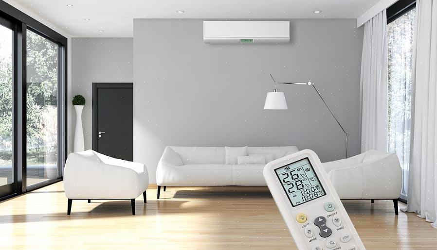 Fans kan også hjælpe med at flytte kølig luft rundt i huset for at lette klimaanlæggets arbejdsbyrde