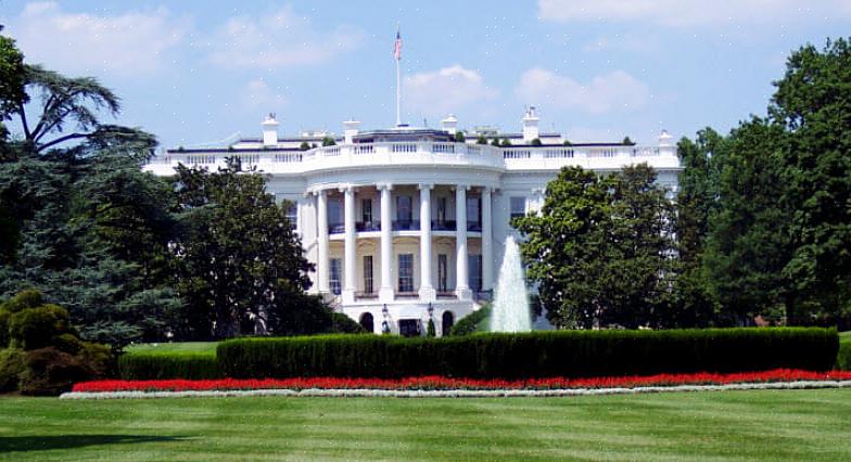 Der er tre måder at indsende din anmodning om en jubilæumshilsen i Det Hvide Hus