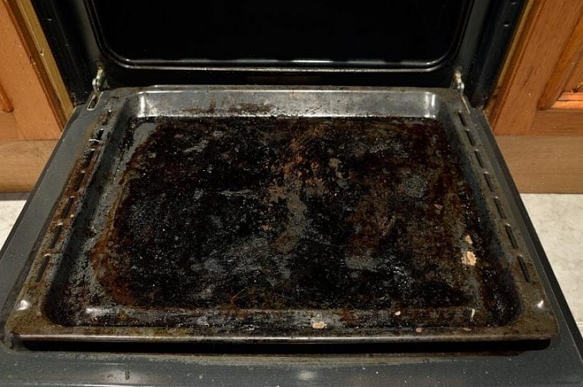 Sådan rengøres ovnen med bagepulver og eddike
