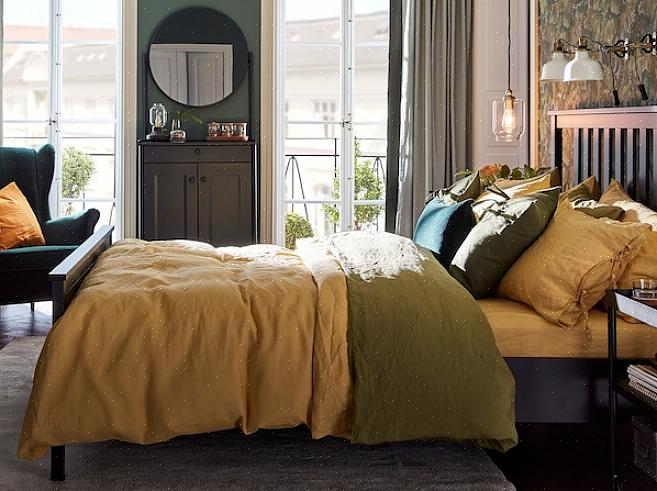 Brun, blå og gul moderne soveværelse idé