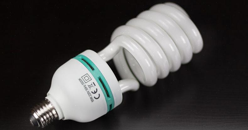 Mens du kan købe CFL'er til brug med lysdæmpere