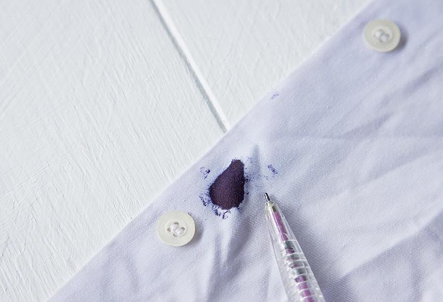 Heldigvis er det muligt at fjerne blækpletter fra tøj ved hjælp af almindelige husholdningsprodukter